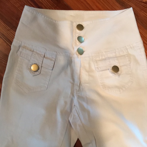 Cache High waisted white jeans. Boot leg. 6 - Picture 2 of 6